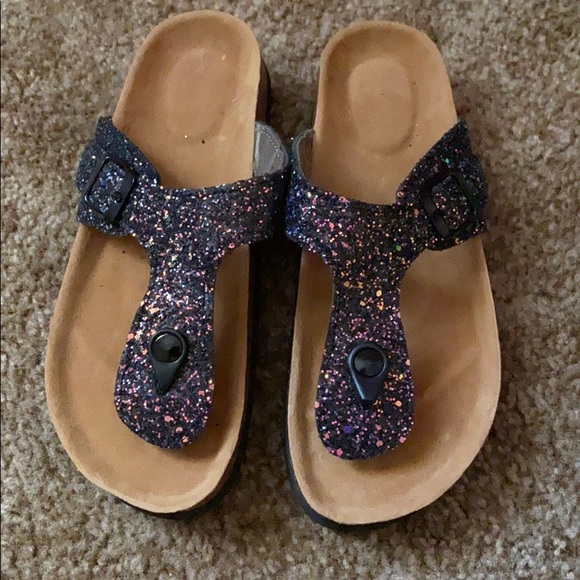 Sandals - Picture 2 of 3